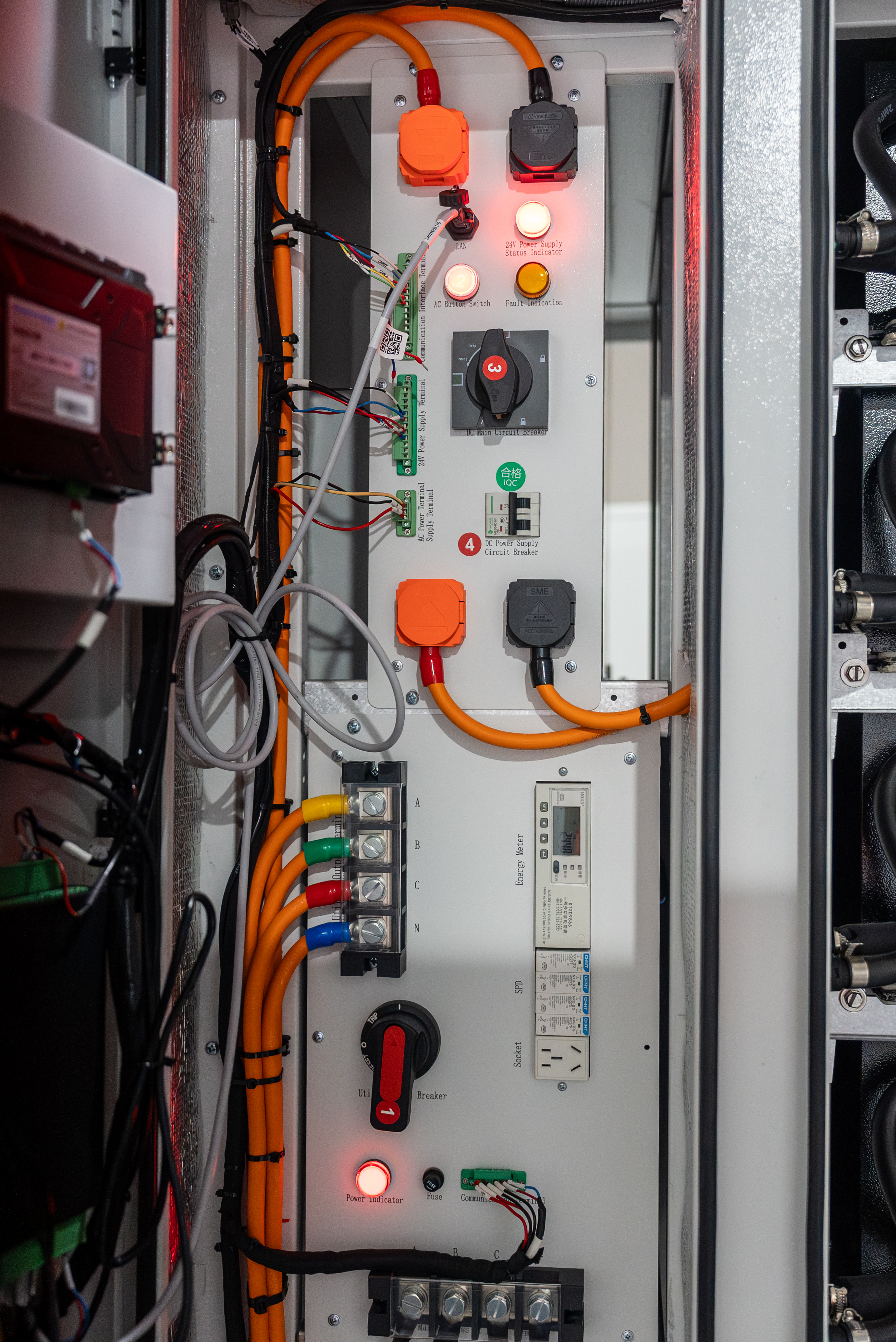 C&I Sako ESS: inverter 125kW-H1P3 & LiFePO4 261kW*h