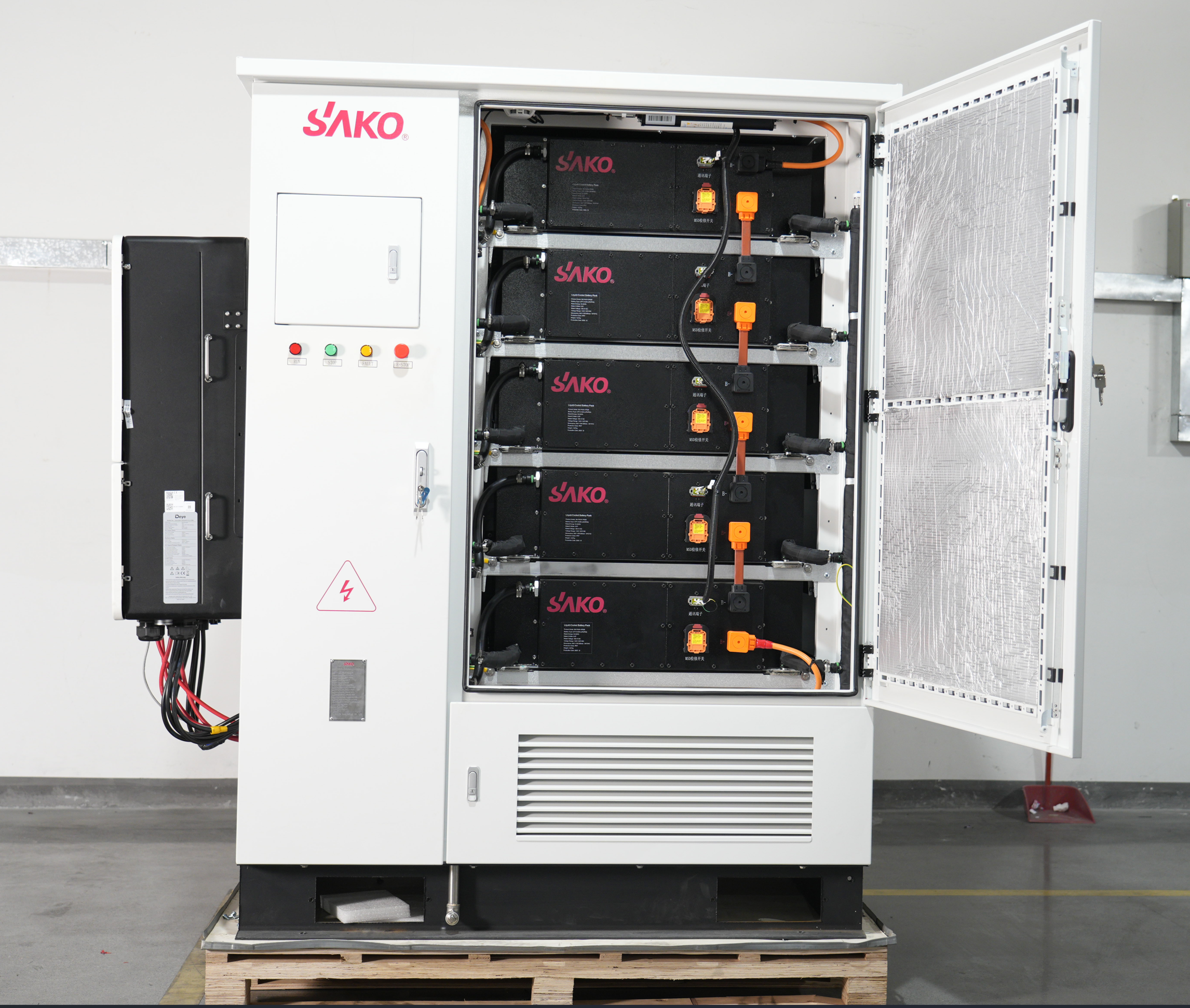 C&I Sako ESS: inverter 125kW-H1P3 & LiFePO4 261kW*h