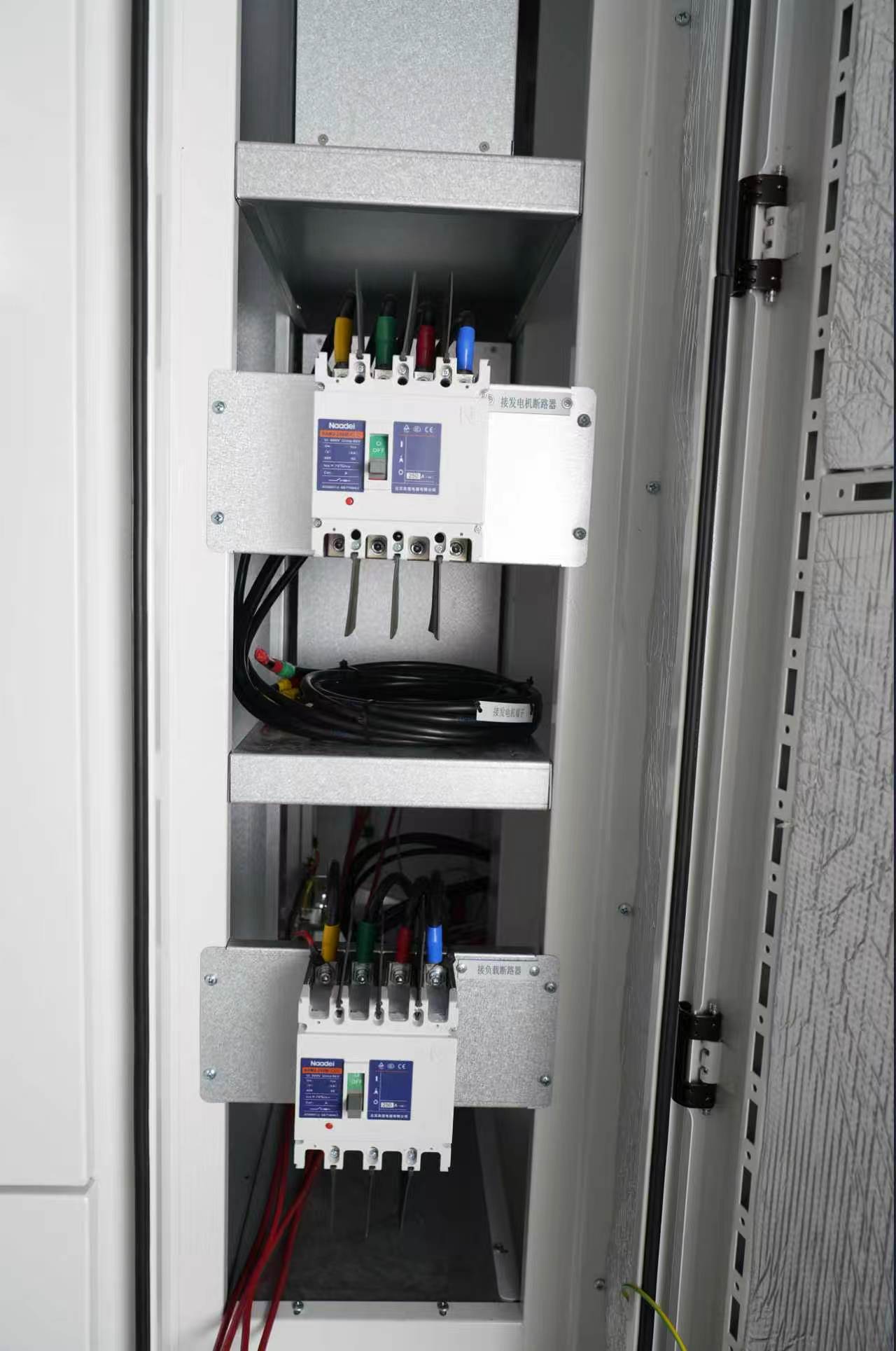 C&I Sako ESS: inverter 125kW-H1P3 & LiFePO4 261kW*h