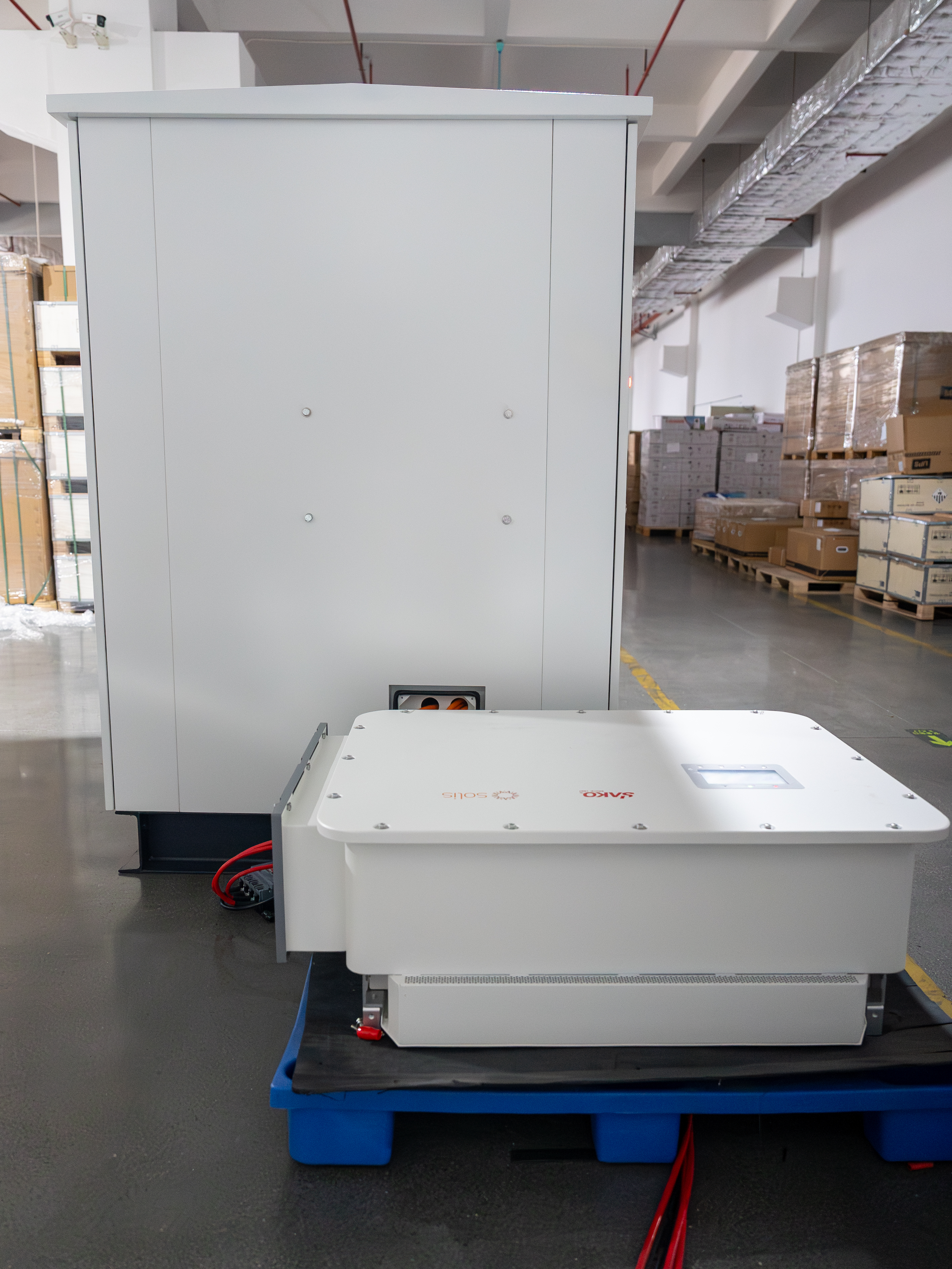 C&I Sako ESS: inverter 125kW-H1P3 & LiFePO4 261kW*h